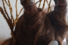 Ziegenhörner aus Epoxidharz auf Kopfmodell